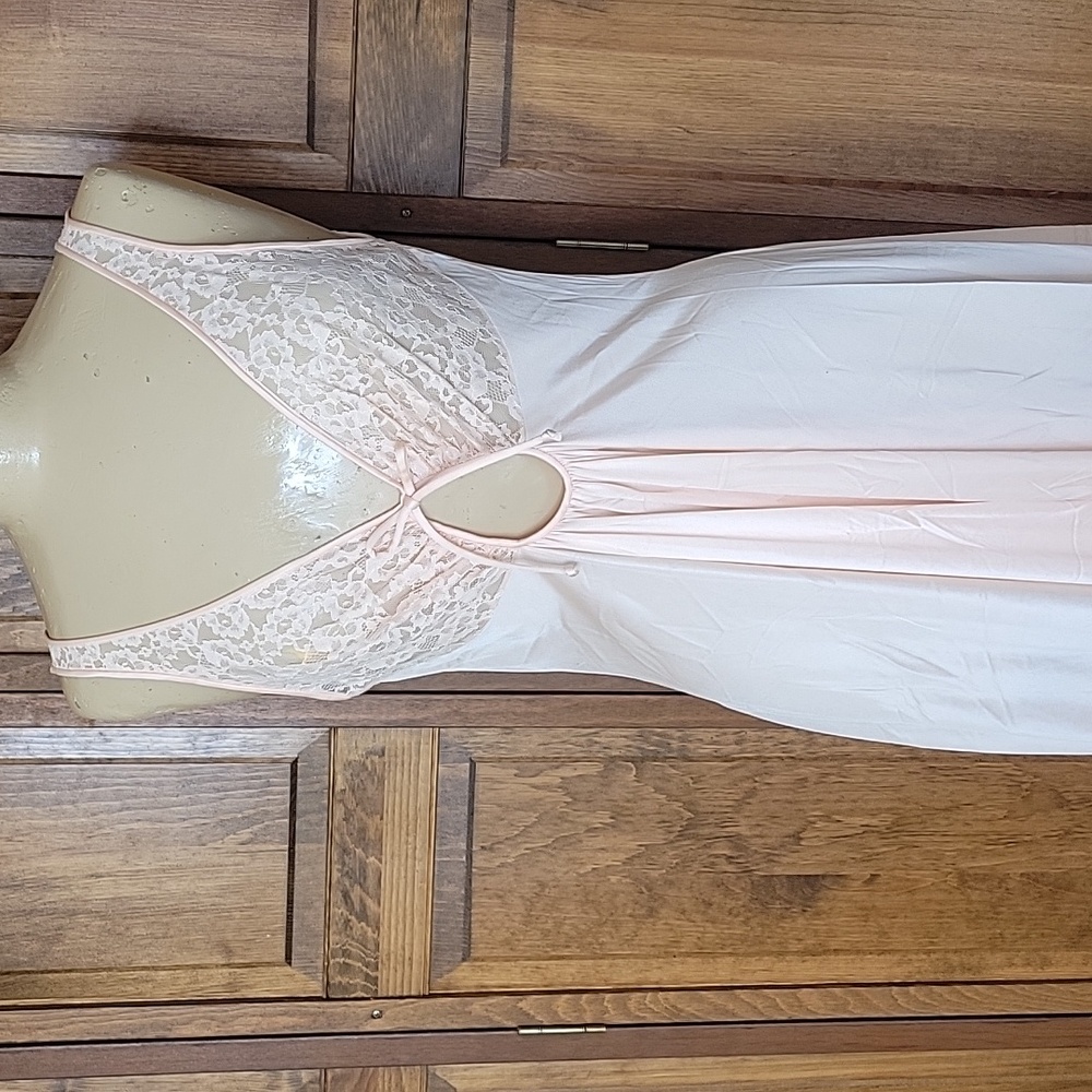 Olga Women's Vintage Intimates Nightgown Negligee